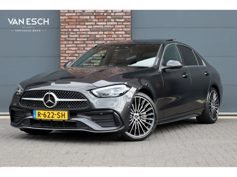 Mercedes-Benz C-Klasse 200 AMG Line | Panoramadak | Distronic+ | Camera | Sfeerverlichting Premium | Zitcomfortpakket | Stoelverwarminig | Geluidsisolerend Glas |