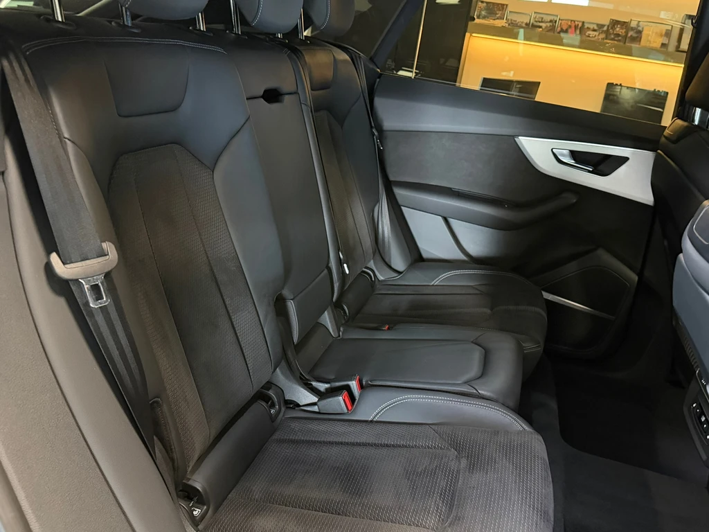 Audi Q8 – foto 32