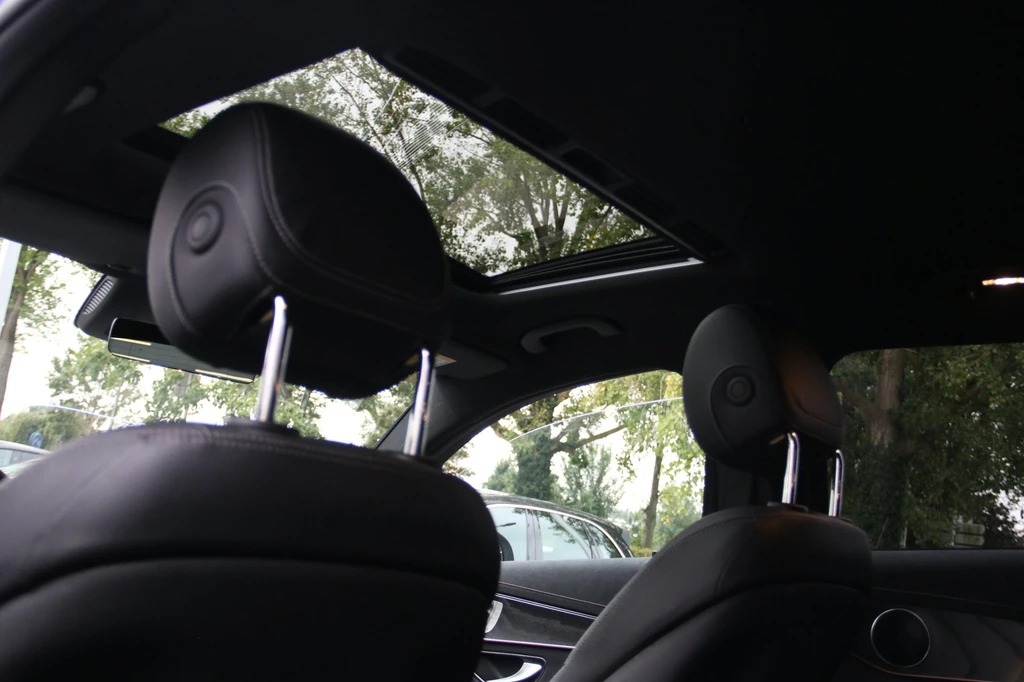 Mercedes-Benz EQC – foto 12