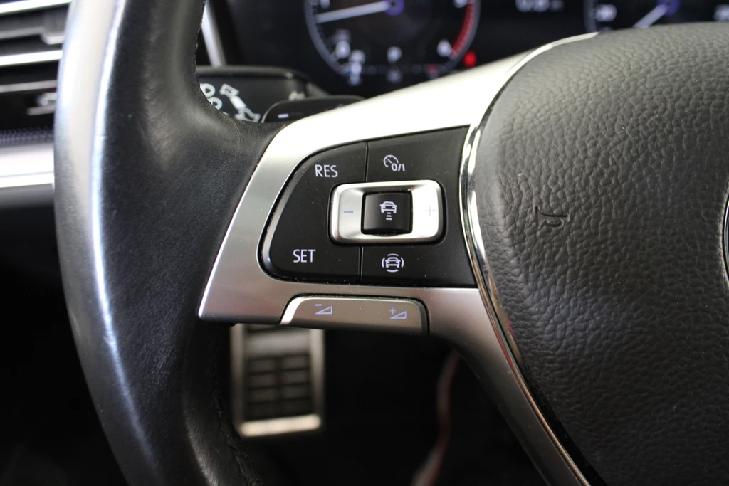 Volkswagen Touareg – foto 24