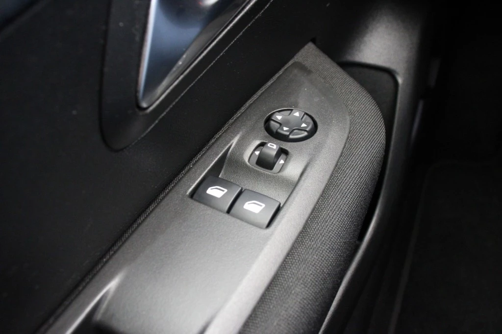 Peugeot 208 – foto 29