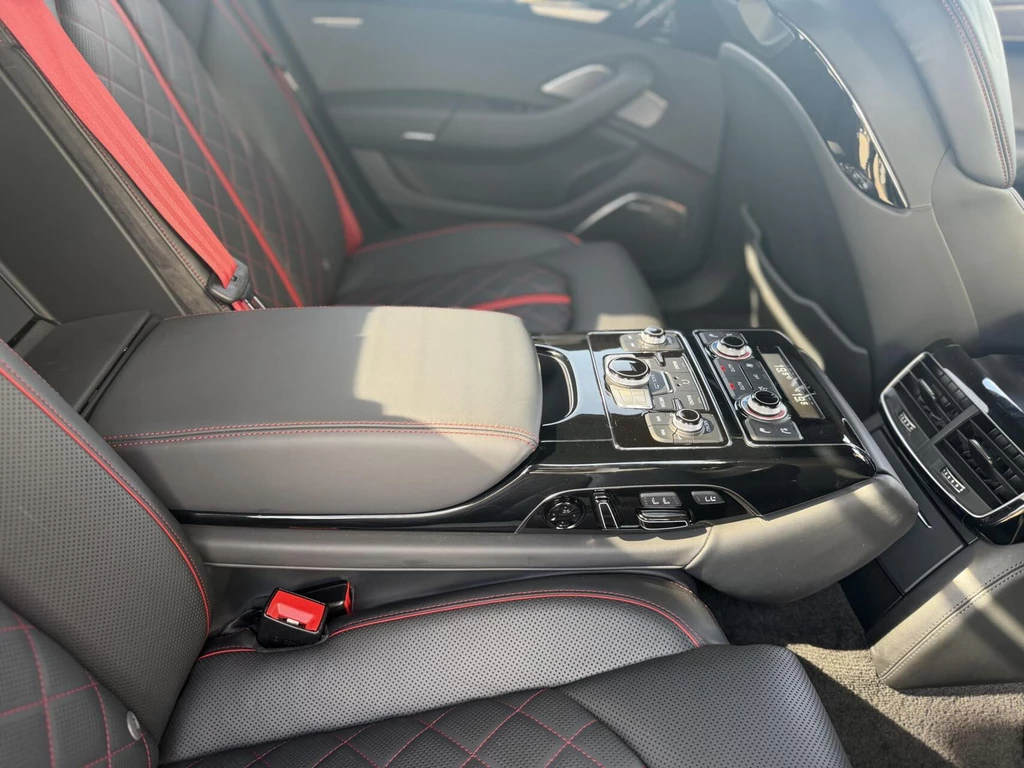 Audi S8 – foto 16