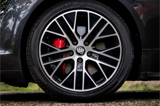 Porsche Taycan – thumbnail 18