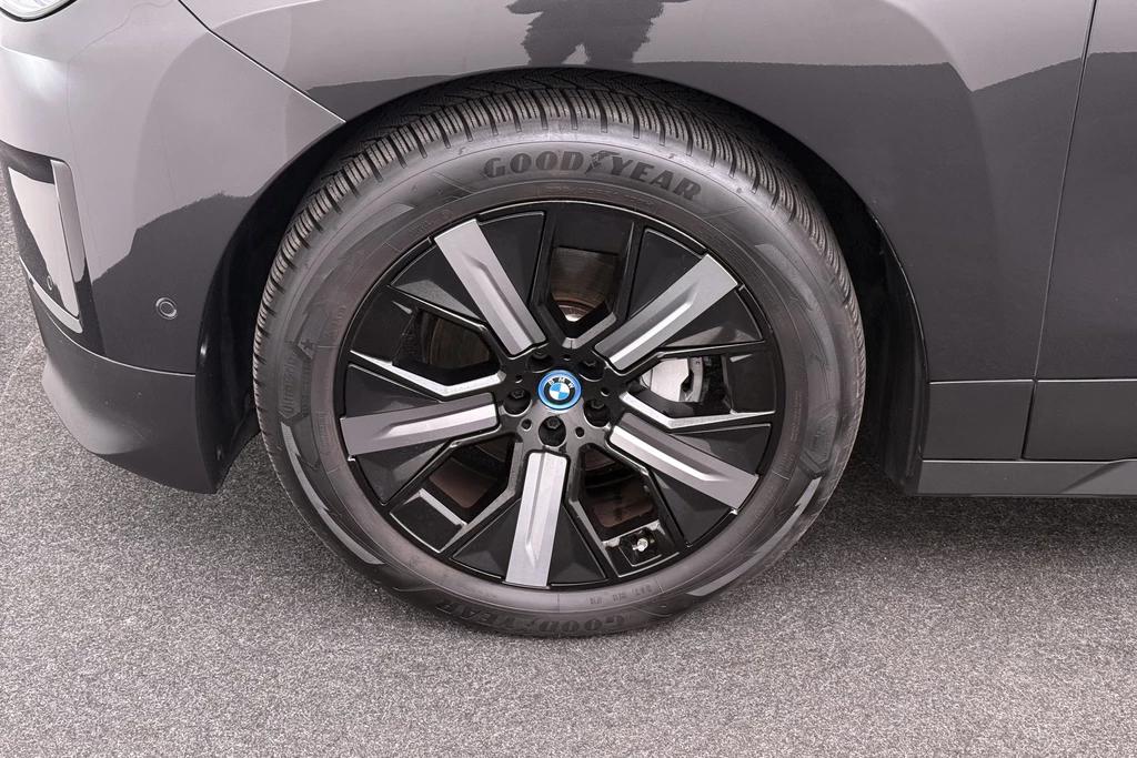 BMW iX – foto 8