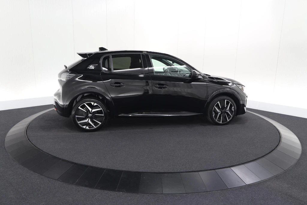 Peugeot 208 – foto 11