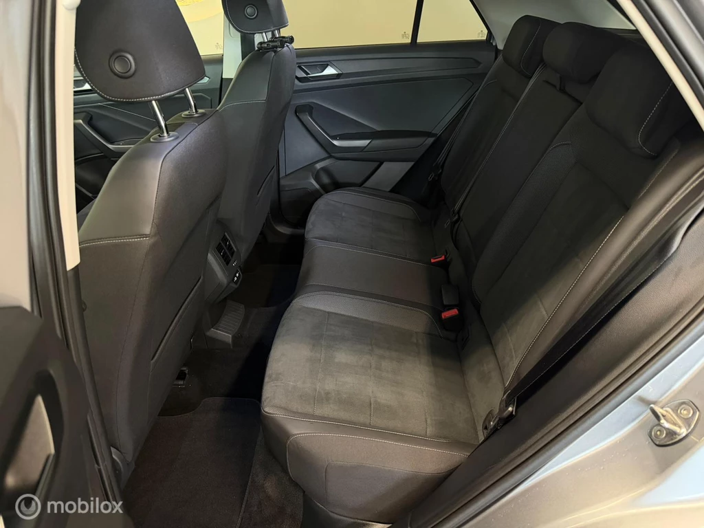 Volkswagen T-Roc – foto 11