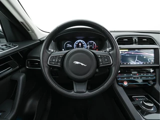 Jaguar F-PACE – thumbnail 19
