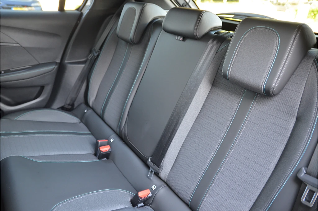 Peugeot e-208 – foto 11
