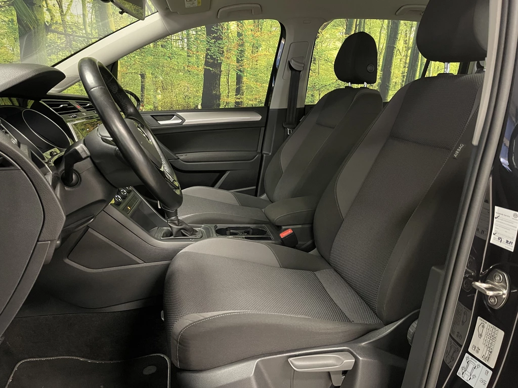 Volkswagen Touran – foto 9