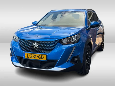 Peugeot e-2008 EV Allure Pack 50 kWh / SoH 91 % / Camera / Keyless / CarPlay / Half Leder / 17'' / Stoelverwarming / DAB / Cruise Control