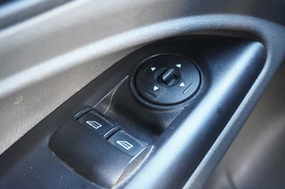 Ford Transit Connect – thumbnail 18