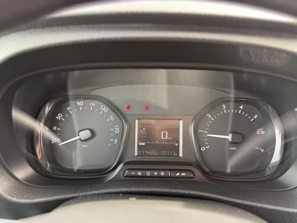 Opel Vivaro – foto 11