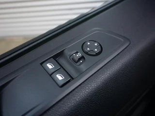 Opel Vivaro – thumbnail 27