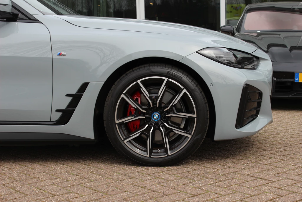 BMW i4 – foto 18