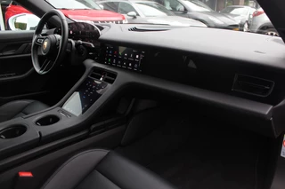 Porsche Taycan – thumbnail 7