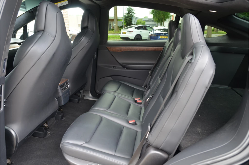 Tesla Model X – foto 13