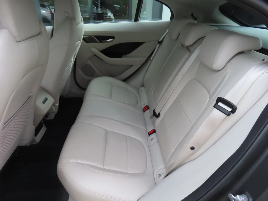 Jaguar I-PACE – foto 12