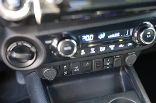 Toyota Hilux – thumbnail 19