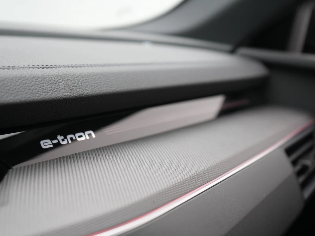Audi Q8 Sportback e-tron – foto 22
