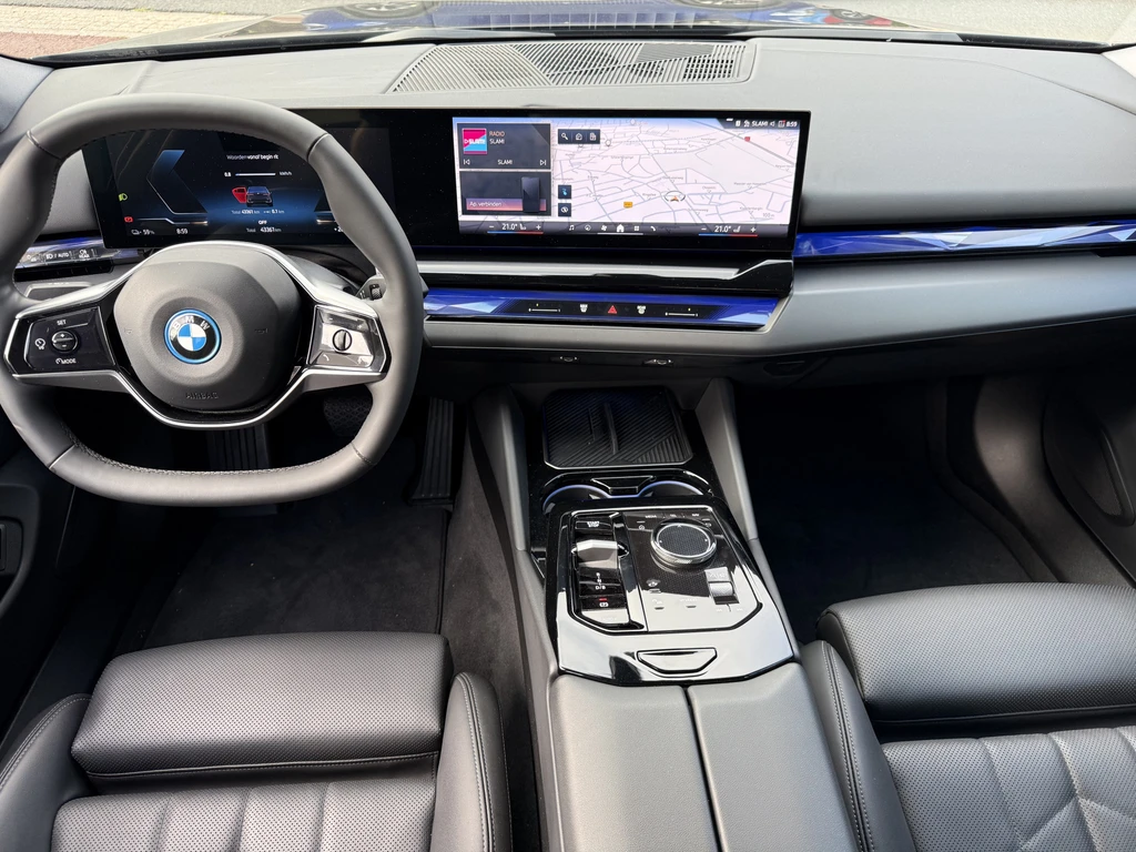 BMW i5 – foto 32