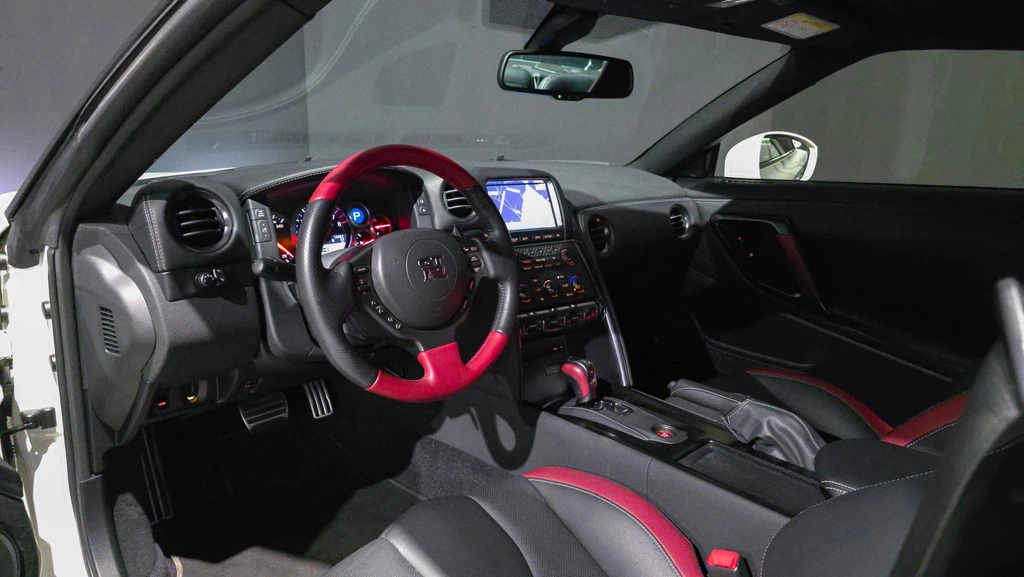 Nissan GT-R – foto 7