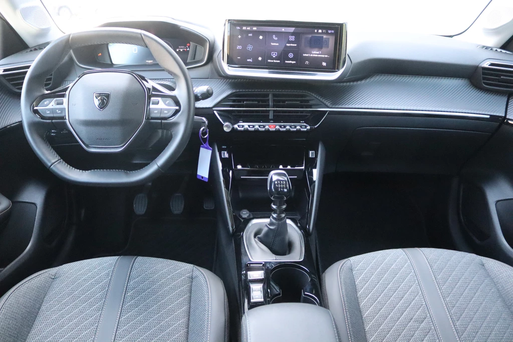 Peugeot 208 – foto 11