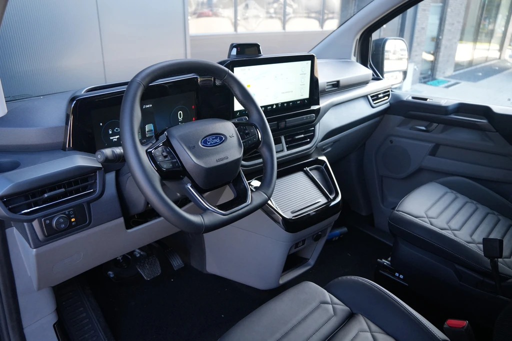 Ford Tourneo Custom – foto 16