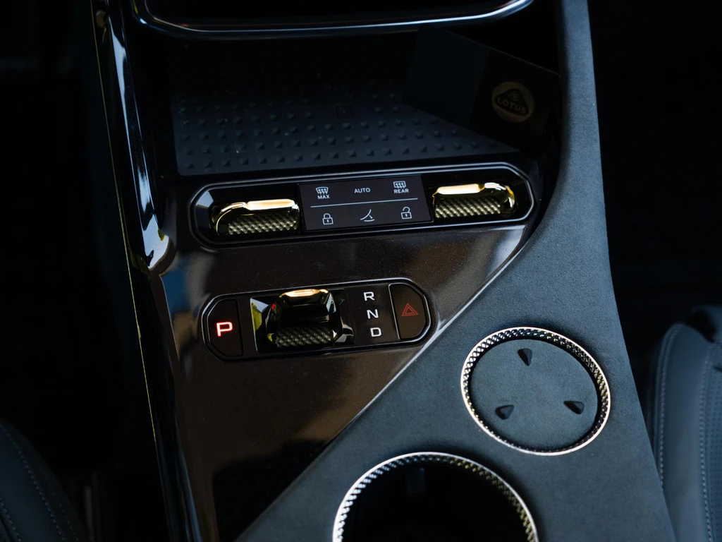 Lotus Eletre – foto 25