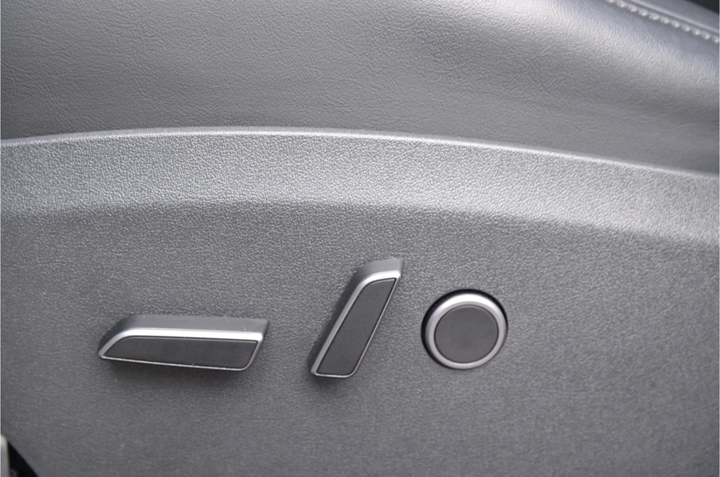 Tesla Model Y – foto 8