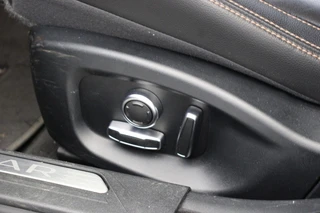 Jaguar XE – thumbnail 17