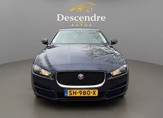 Jaguar XE – thumbnail 8