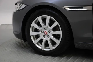Jaguar XE – thumbnail 31