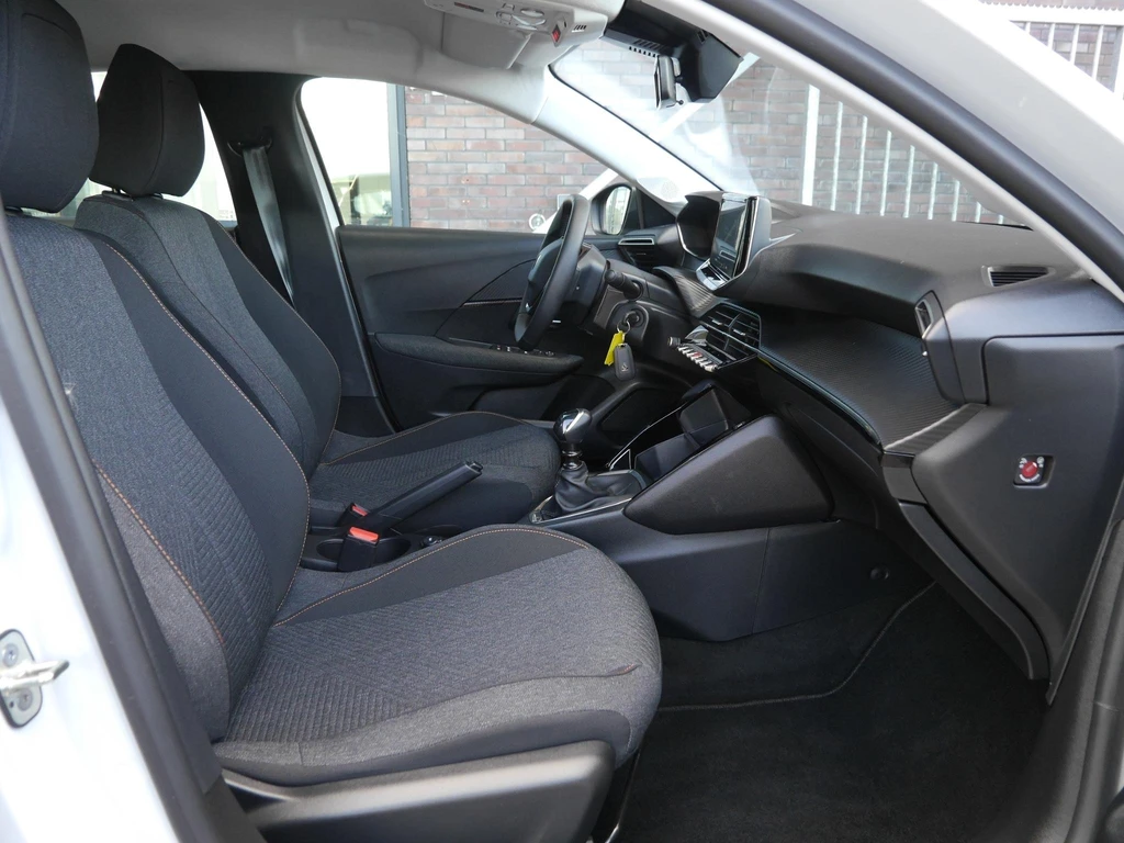 Peugeot 208 – foto 12