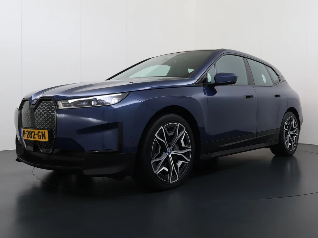 BMW iX – foto 2