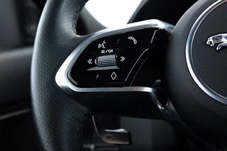 Jaguar E-PACE – thumbnail 38