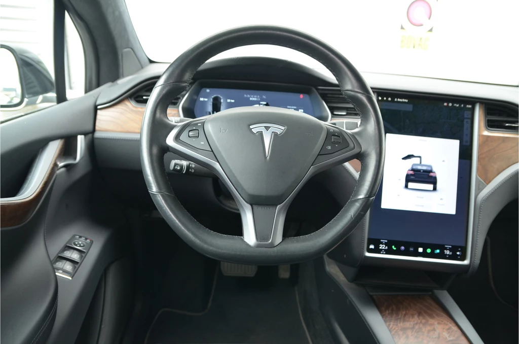 Tesla Model X – foto 17