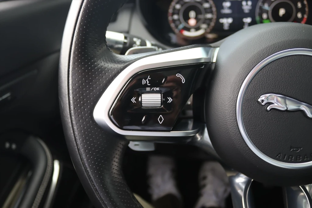 Jaguar E-PACE – foto 39