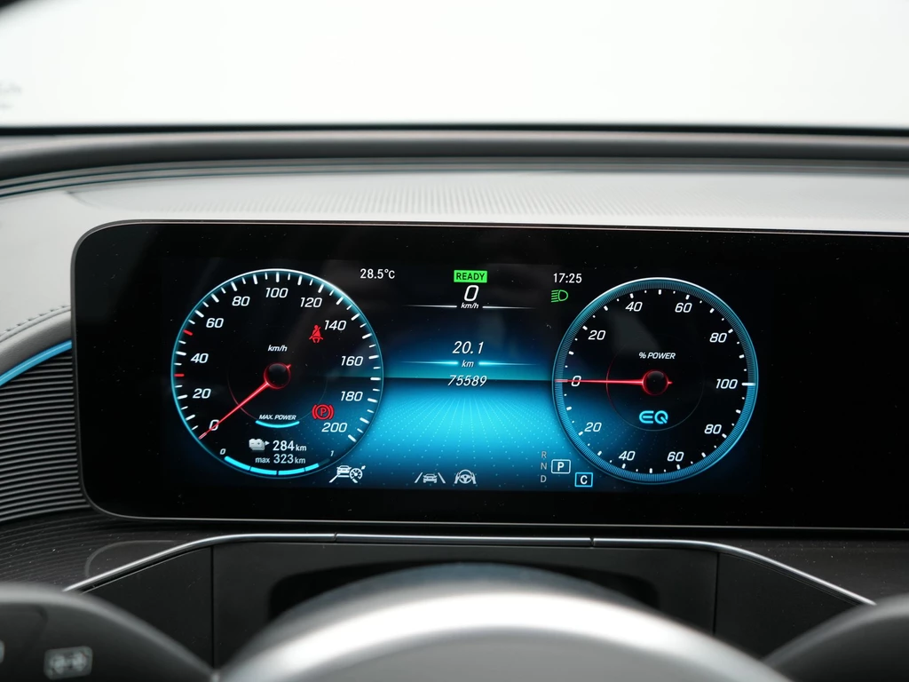Mercedes-Benz EQC – foto 29