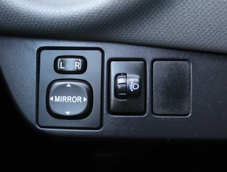 Toyota Yaris – thumbnail 32