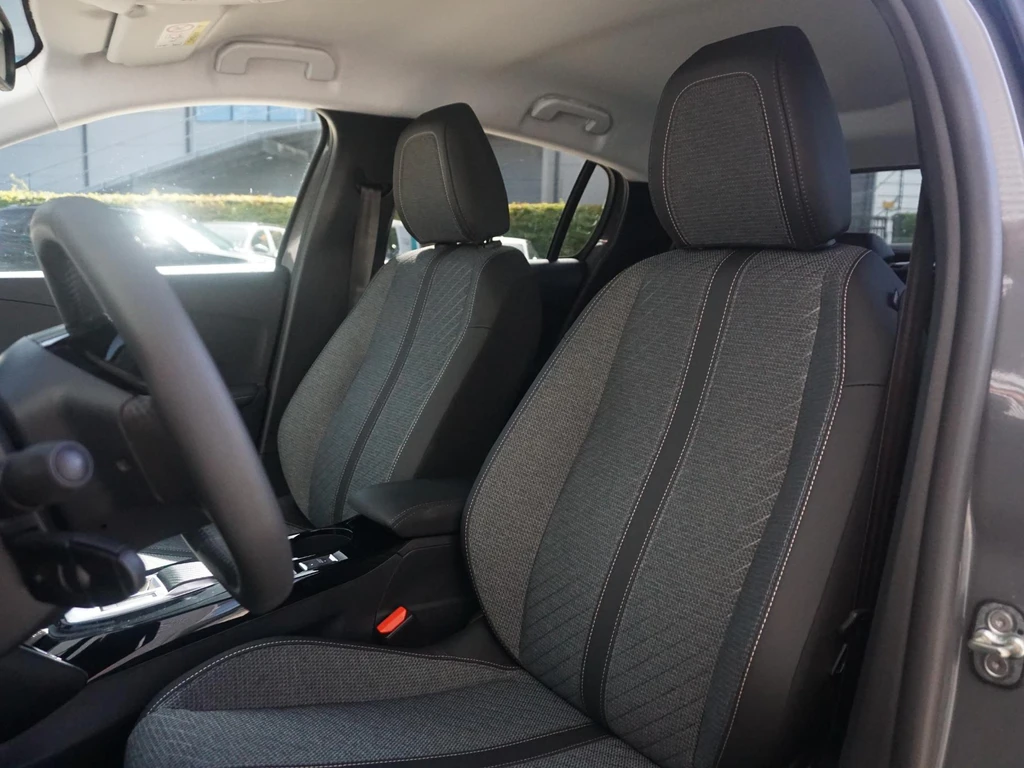 Peugeot 208 – foto 10