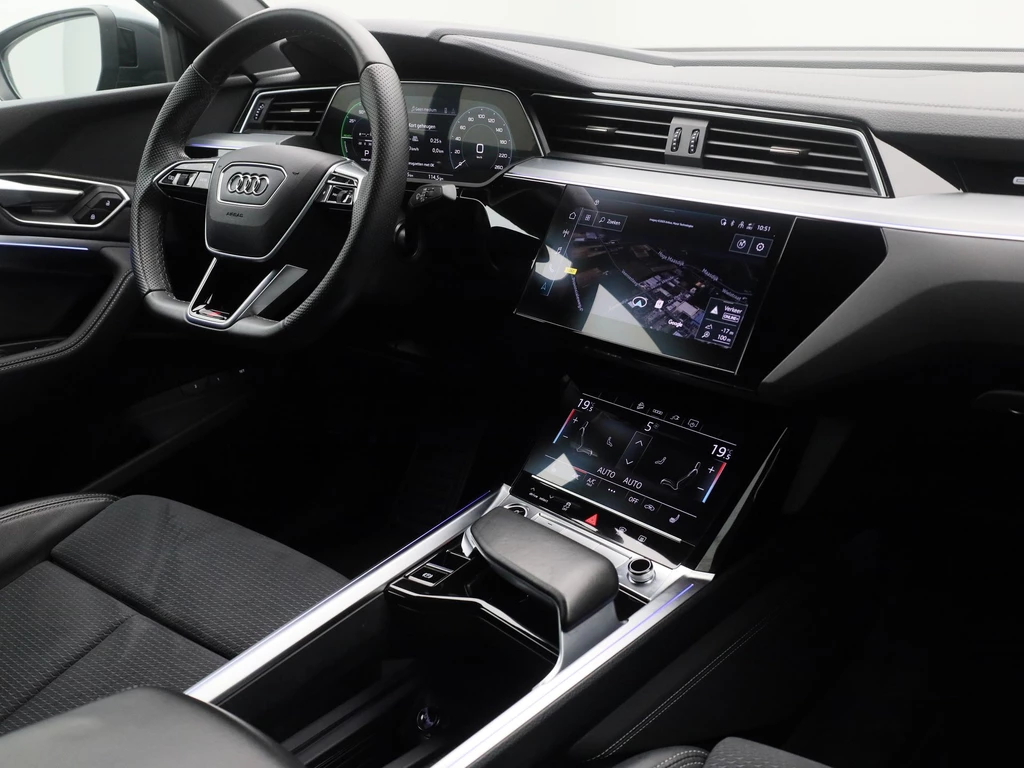 Audi Q8 Sportback e-tron – foto 7