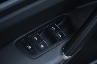 Volkswagen Golf – thumbnail 28