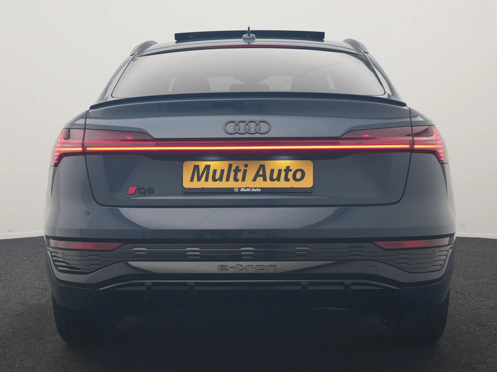 Audi Q8 Sportback e-tron – foto 5