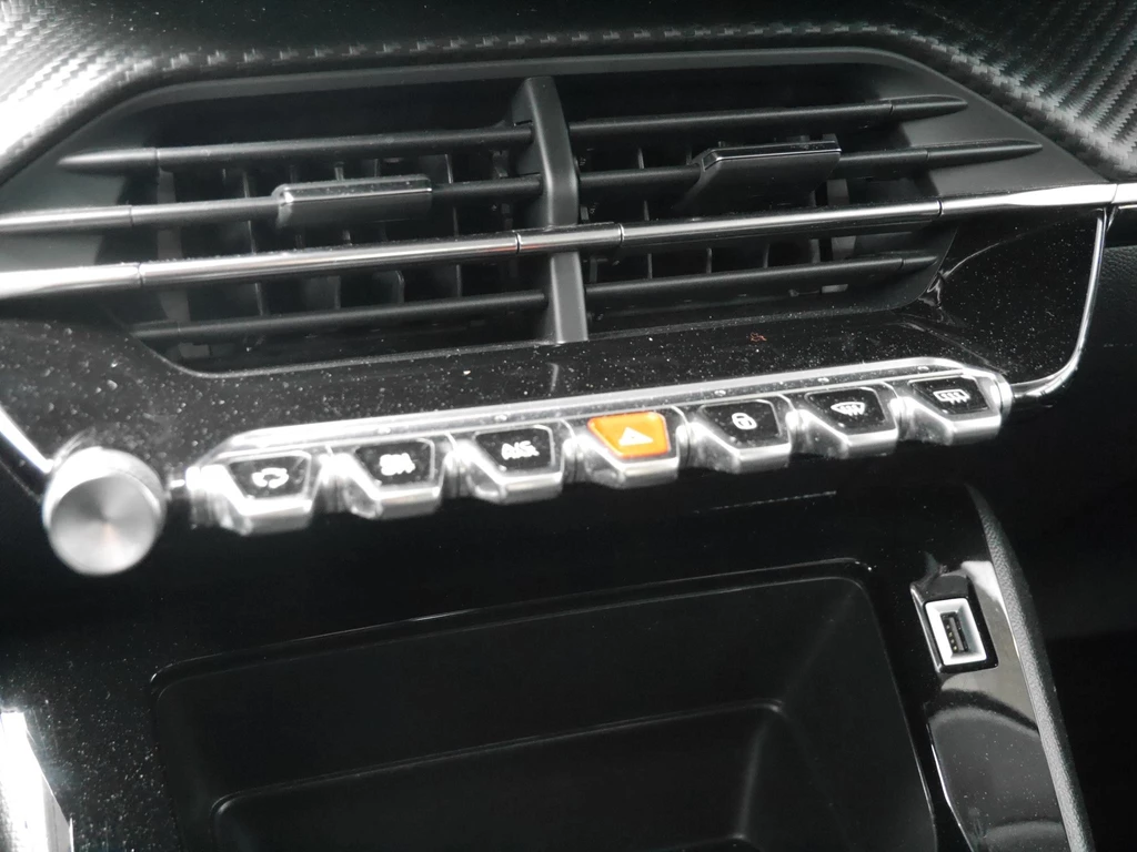 Peugeot 208 – foto 19