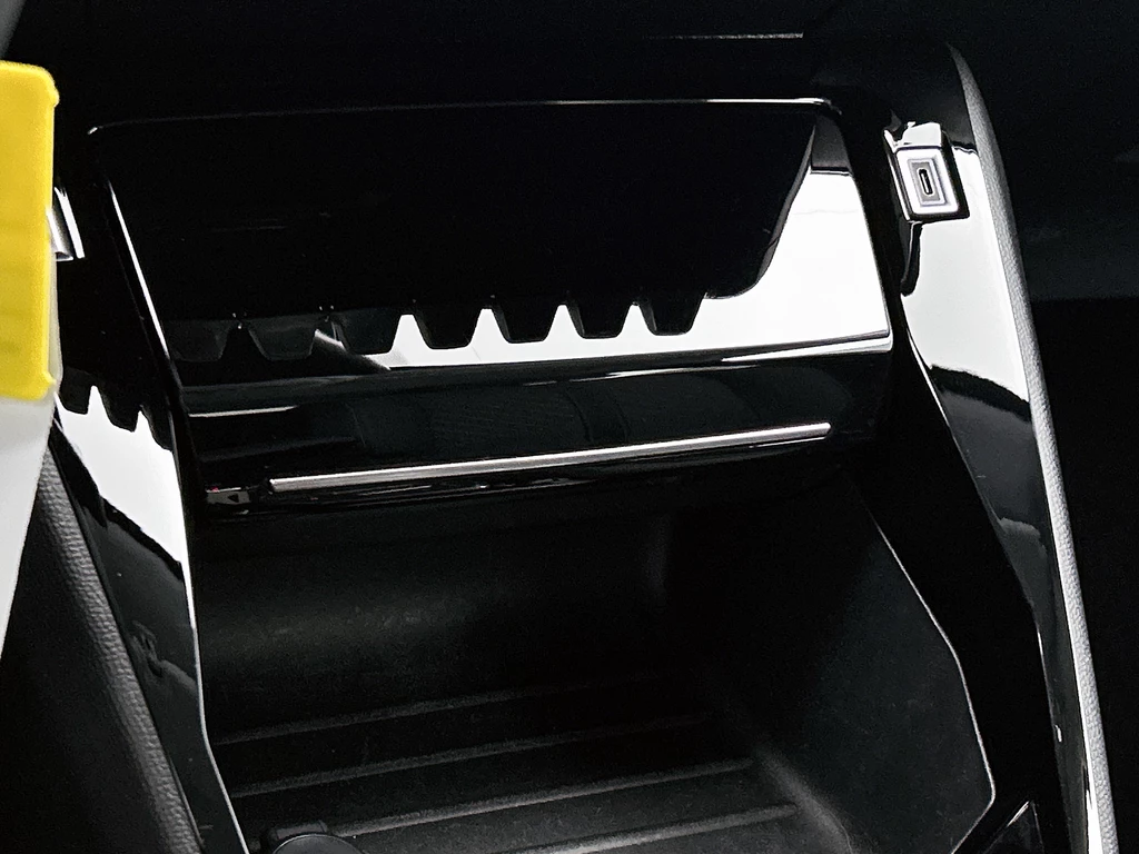 Peugeot 208 – foto 30