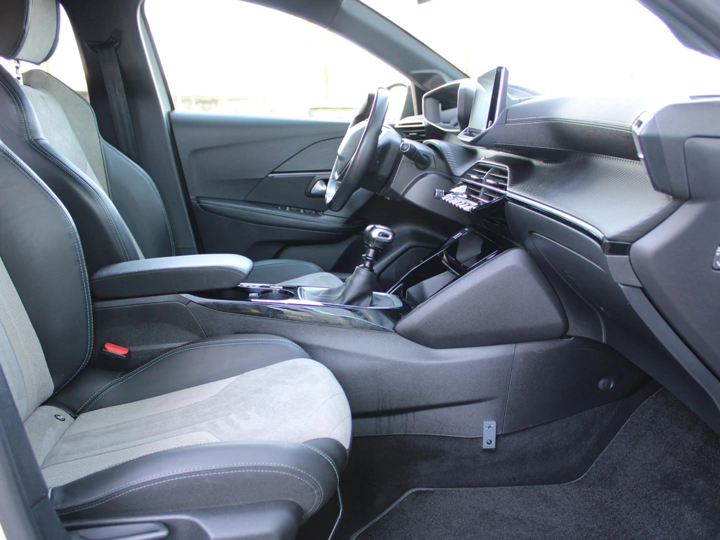 Peugeot 208 – foto 9