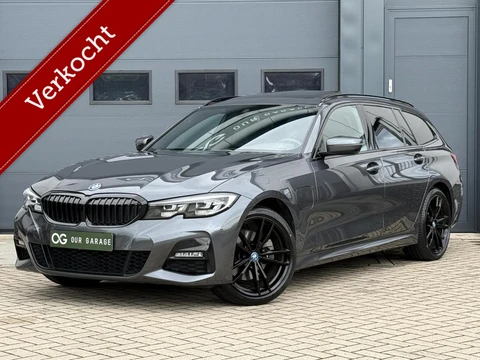 BMW 3-serie Touring 320e M-Sport|Camera|Pano|Trekhaak|19"