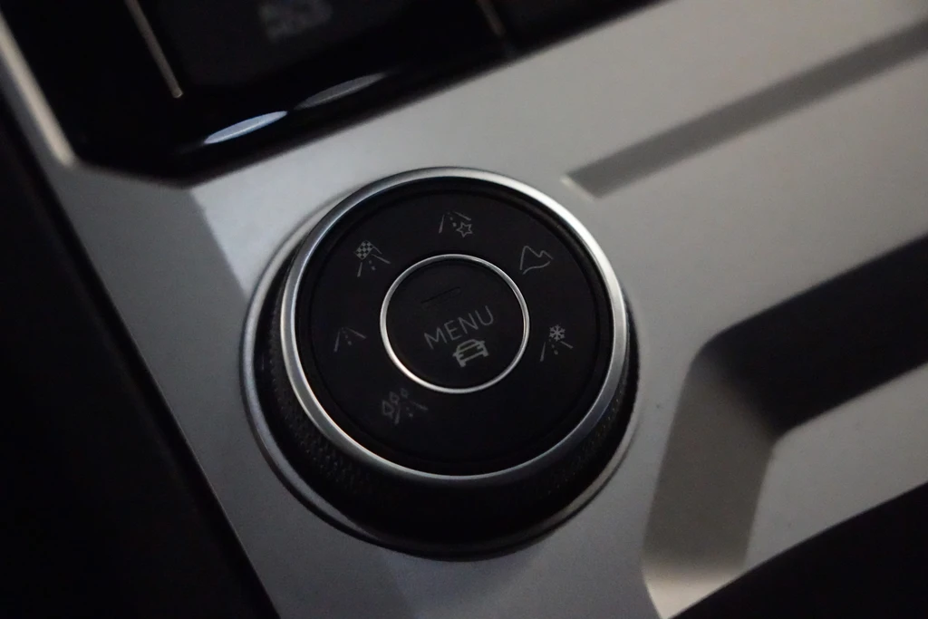 Volkswagen Touareg – foto 15