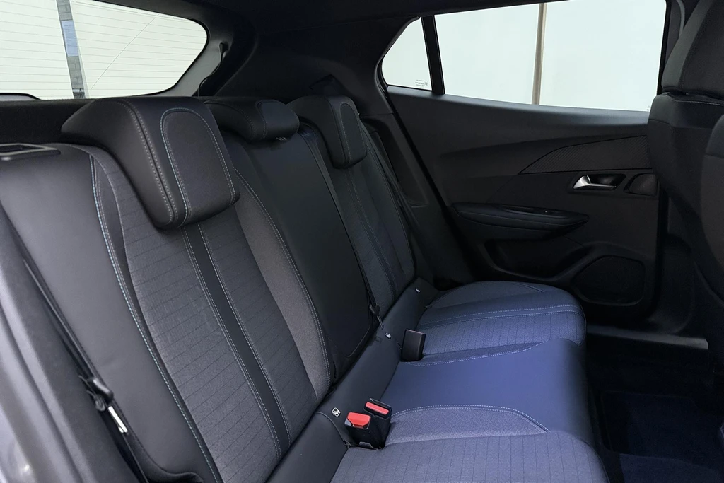 Peugeot e-2008 – foto 13