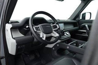 Land Rover Defender – thumbnail 8